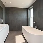 Apartman 4bdr Modern And Stylish Near Kadriorg With Free Parking *