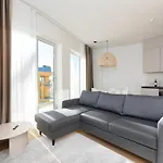 4bdr Modern And Stylish Near Kadriorg With Free Parking Apartman Tallinn