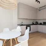Apartman 4bdr Modern And Stylish Near Kadriorg With Free Parking *