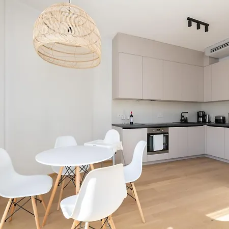 Apartment 4bdr Modern And Stylish Near Kadriorg With Free Parking *