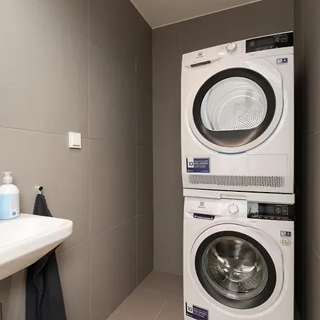 Apartment 4bdr Modern And Stylish Near Kadriorg With Free Parking