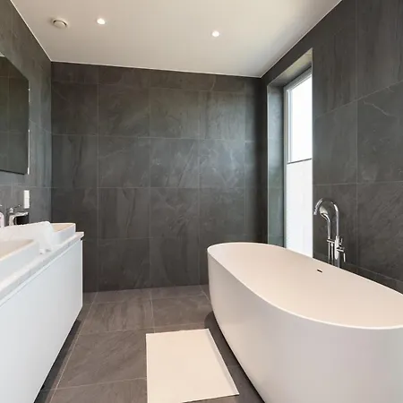 Apartment 4bdr Modern And Stylish Near Kadriorg With Free Parking *