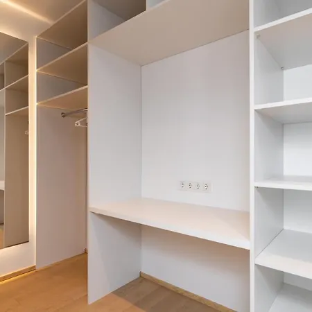 Apartman 4bdr Modern And Stylish Near Kadriorg With Free Parking Tallinn