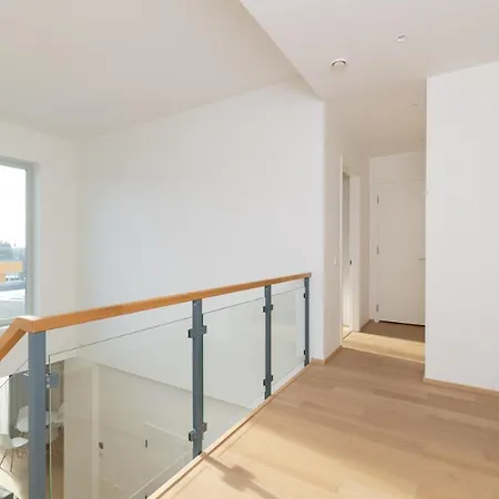4bdr Modern And Stylish Near Kadriorg With Free Parking טאלין