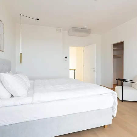 Apartman 4bdr Modern And Stylish Near Kadriorg With Free Parking *