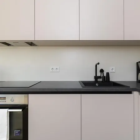 4bdr Modern And Stylish Near Kadriorg With Free Parking דירה טאלין