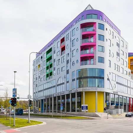 Apartment 4bdr Modern And Stylish Near Kadriorg With Free Parking