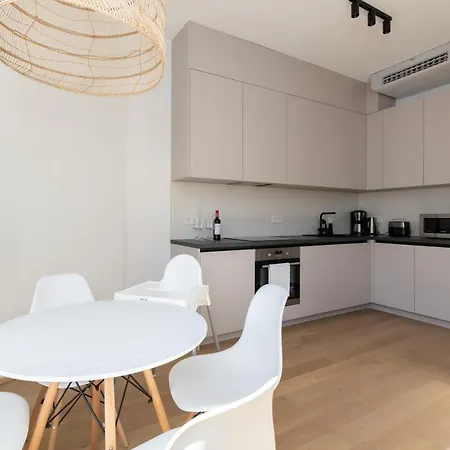 Apartment 4bdr Modern And Stylish Near Kadriorg With Free Parking *