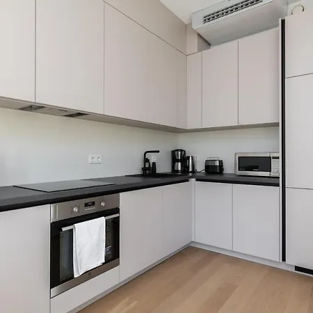 4bdr Modern And Stylish Near Kadriorg With Free Parking טאלין