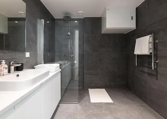 4bdr Modern And Stylish Near Kadriorg With Free Parking Talin