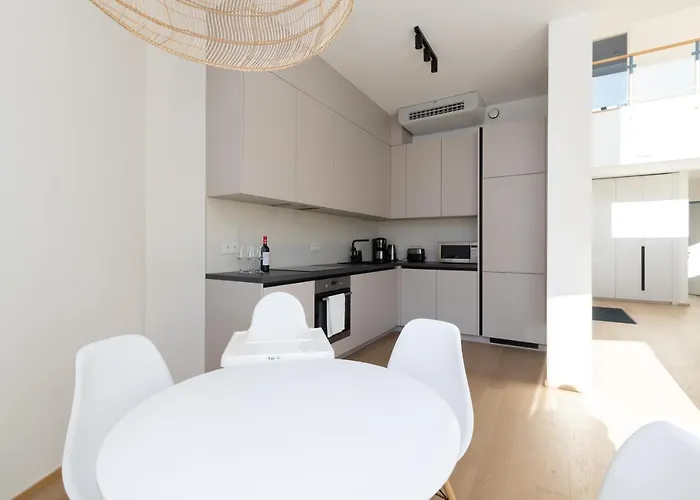 4bdr Modern And Stylish Near Kadriorg With Free Parking * تالين