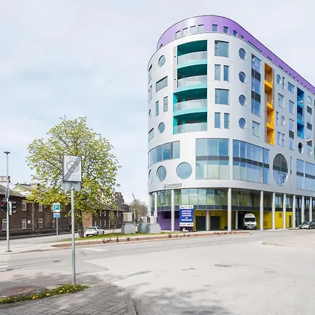 Daire 4bdr Modern And Stylish Near Kadriorg With Free Parking Tallinn