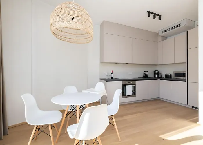 Daire 4bdr Modern And Stylish Near Kadriorg With Free Parking *