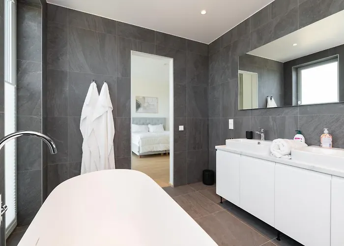 4bdr Modern And Stylish Near Kadriorg With Free Parking *